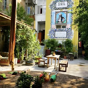 Backpacker , Tirana Albanie